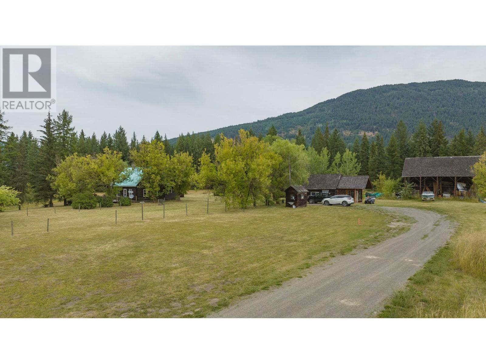 735 Highway 6 Highway, Cherryville, British Columbia  V0E 2G3 - Photo 36 - 10334459
