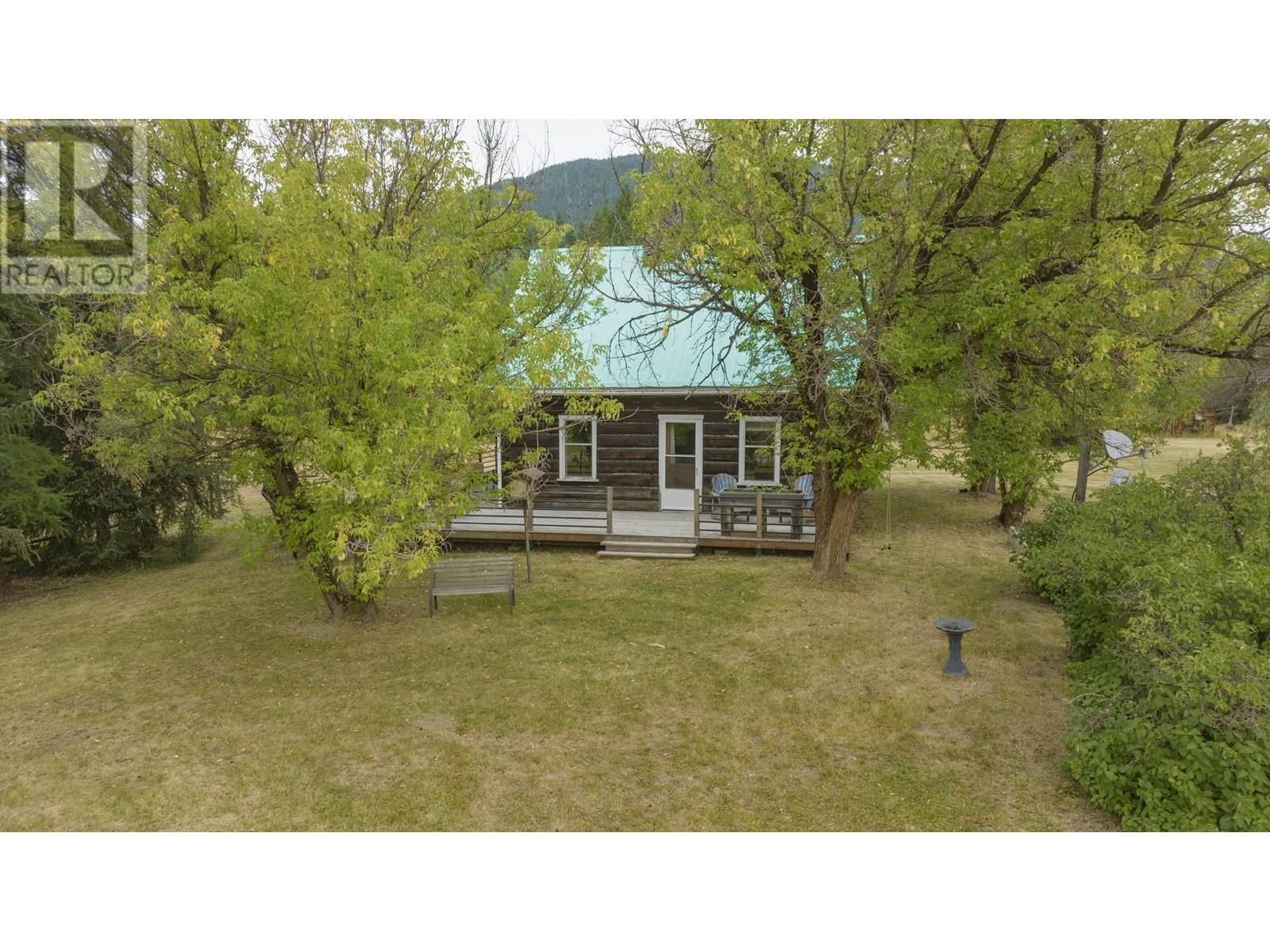 735 Highway 6 Highway, Cherryville, British Columbia  V0E 2G3 - Photo 32 - 10334459