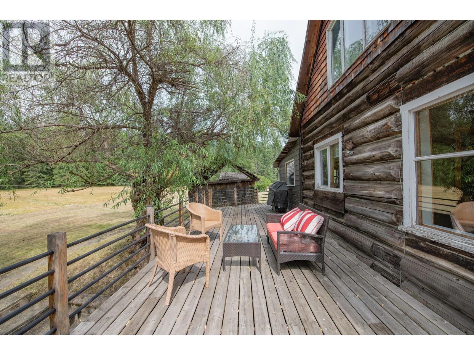 735 Highway 6 Highway, Cherryville, British Columbia  V0E 2G3 - Photo 25 - 10334459