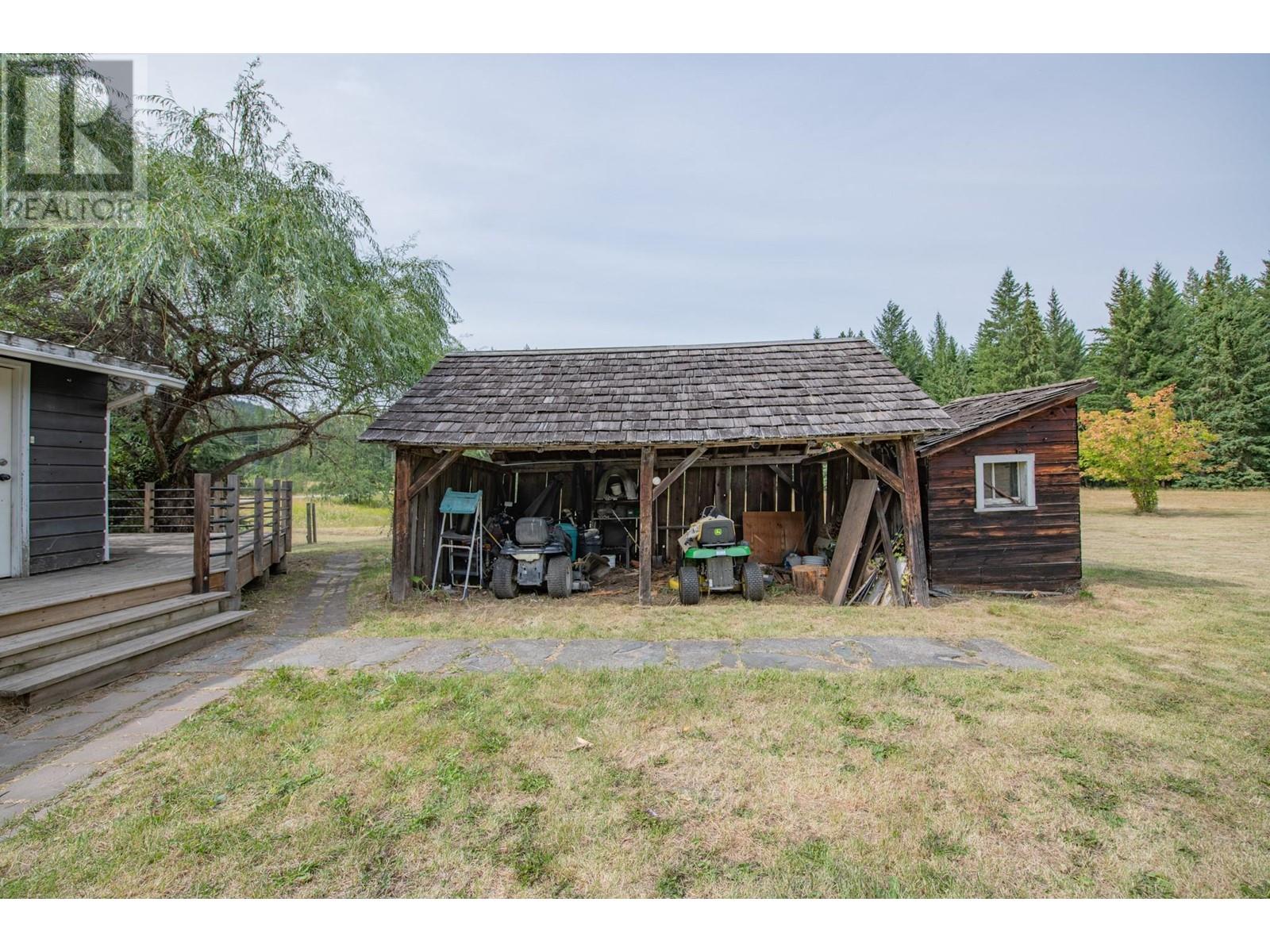 735 Highway 6 Highway, Cherryville, British Columbia  V0E 2G3 - Photo 30 - 10334459