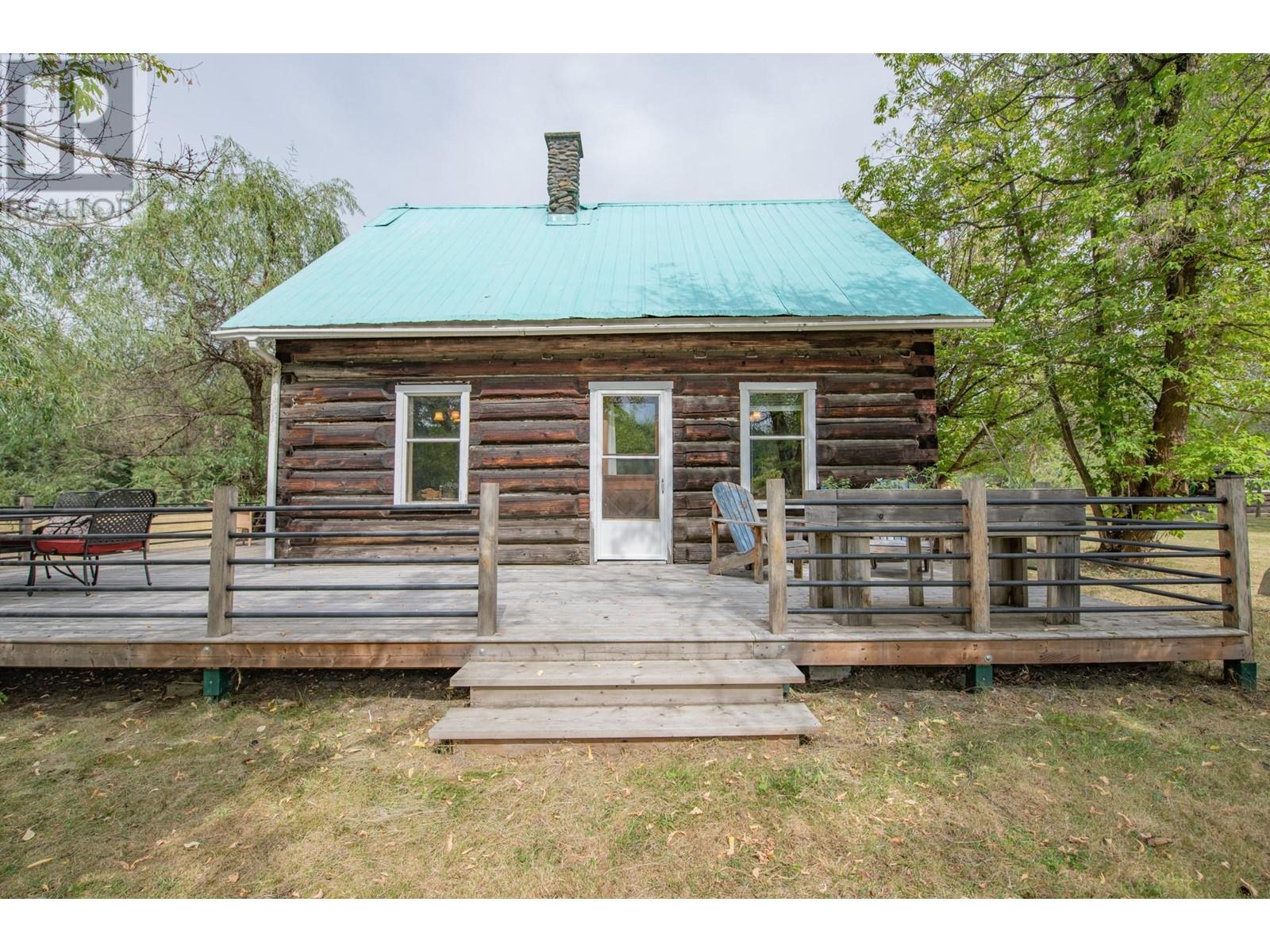 735 Highway 6 Highway, Cherryville, British Columbia  V0E 2G3 - Photo 33 - 10334459