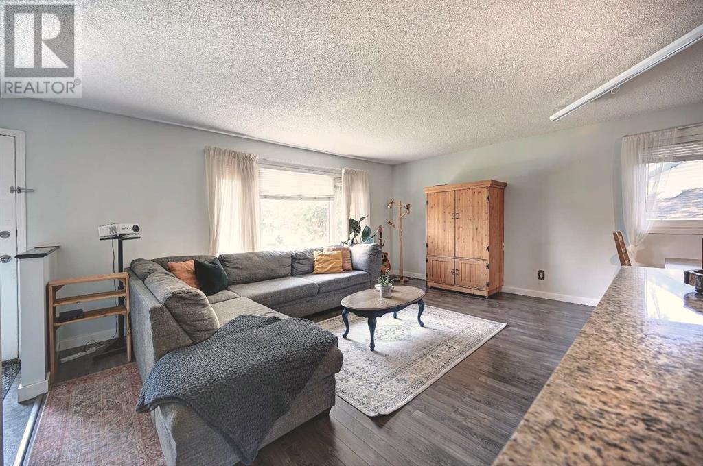 416 Penbrooke Crescent Se, Calgary, Alberta  T2A 3T7 - Photo 12 - A2227096