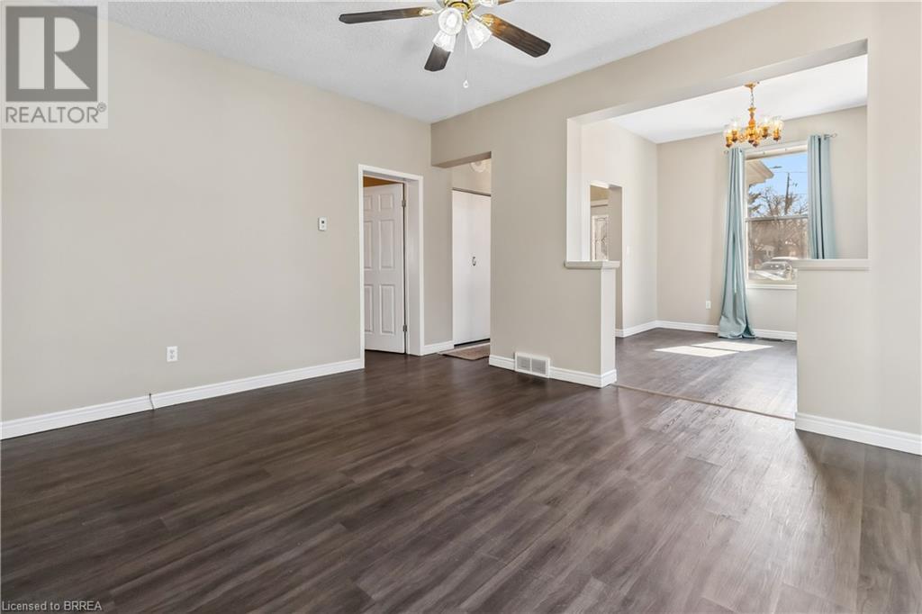 160 Nelson Street, Brantford, Ontario  N3S 4B6 - Photo 6 - 40704573