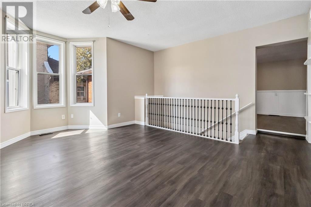 160 Nelson Street, Brantford, Ontario  N3S 4B6 - Photo 7 - 40704573