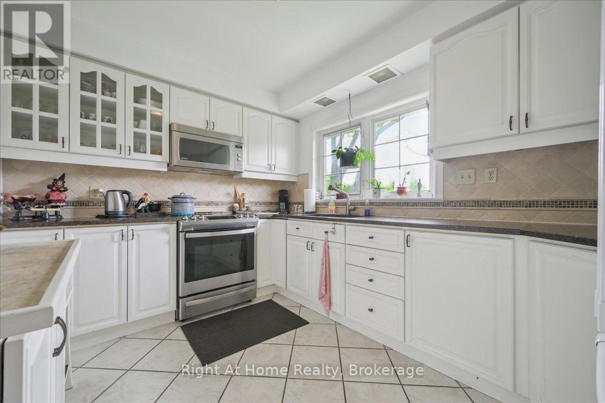 357 Seaton Drive, Oakville, Ontario  L6L 3X9 - Photo 27 - W12208726
