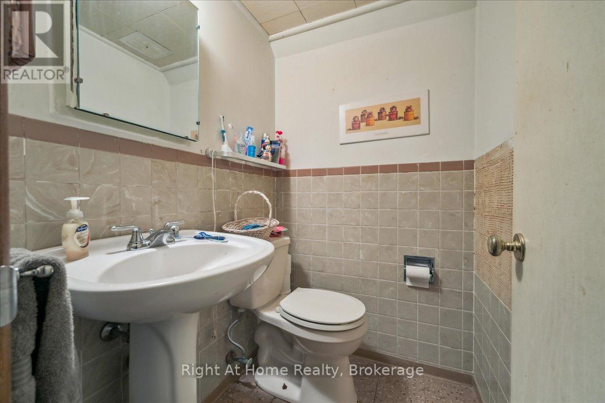 357 Seaton Drive, Oakville, Ontario  L6L 3X9 - Photo 41 - W12208726