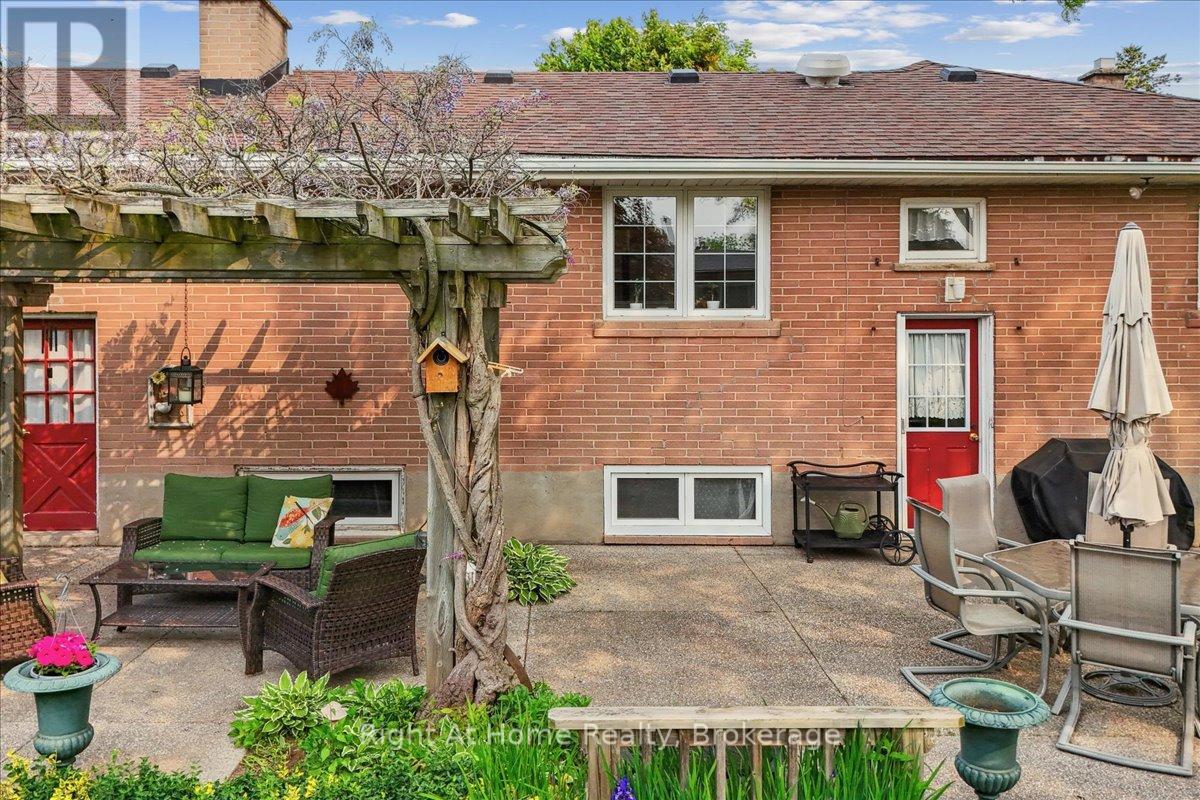 357 Seaton Drive, Oakville, Ontario  L6L 3X9 - Photo 43 - W12208726