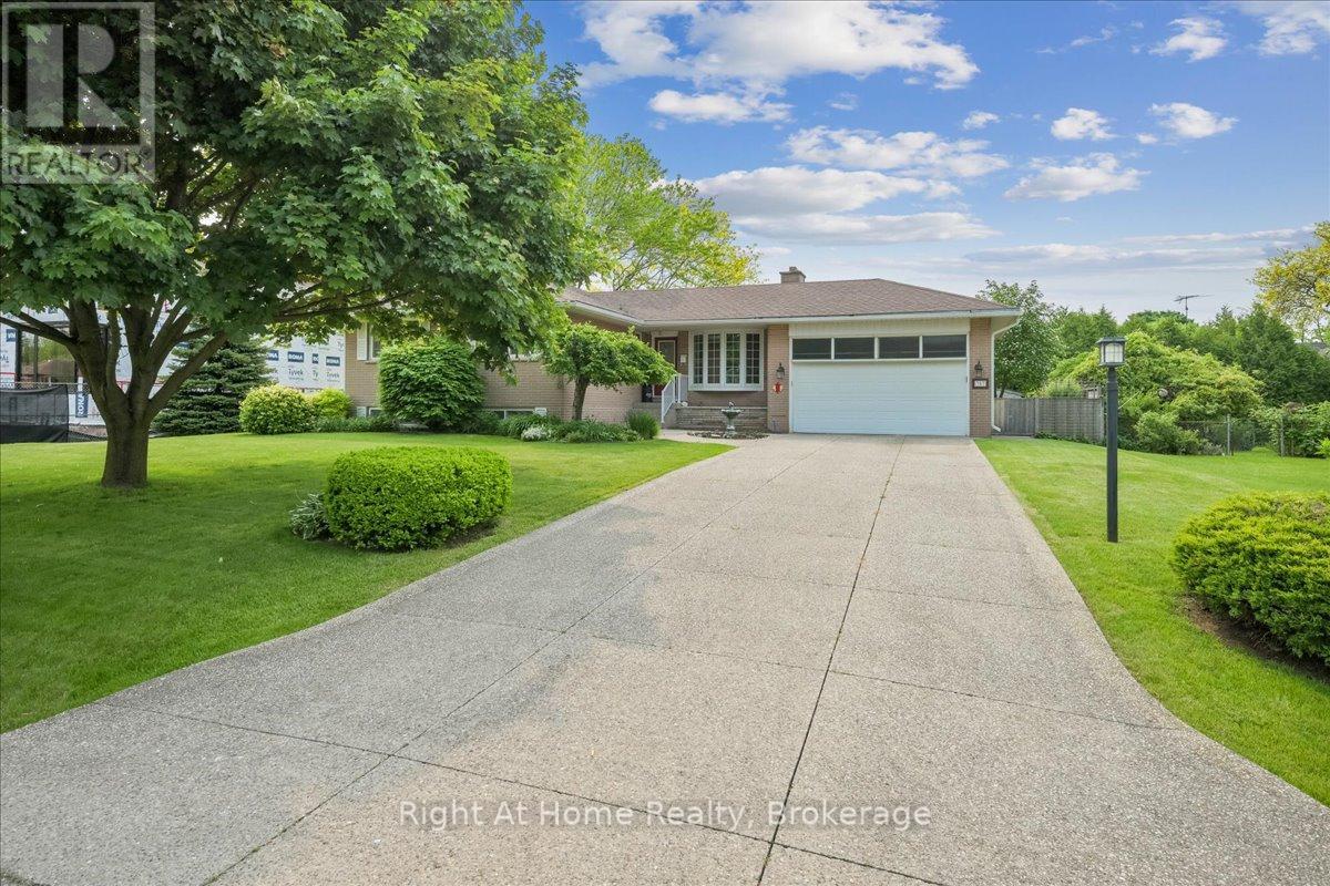 357 Seaton Drive, Oakville, Ontario  L6L 3X9 - Photo 7 - W12208726