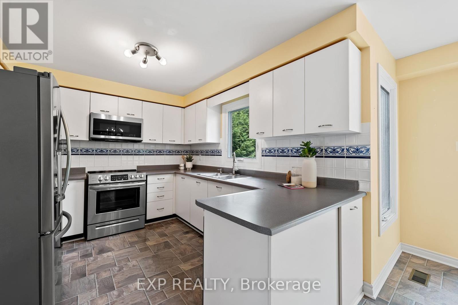 757 Beatty Crescent, Cobourg, Ontario  K9A 5K7 - Photo 13 - X12208714
