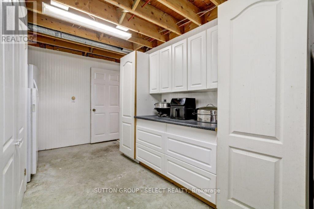 23471 Heritage Road, Thames Centre, Ontario  N0M 2P0 - Photo 31 - X12207780