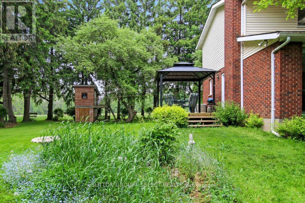 23471 Heritage Road, Thames Centre, Ontario  N0M 2P0 - Photo 34 - X12207780