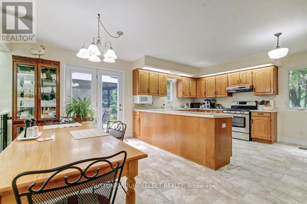 23471 Heritage Road, Thames Centre, Ontario  N0M 2P0 - Photo 11 - X12207780