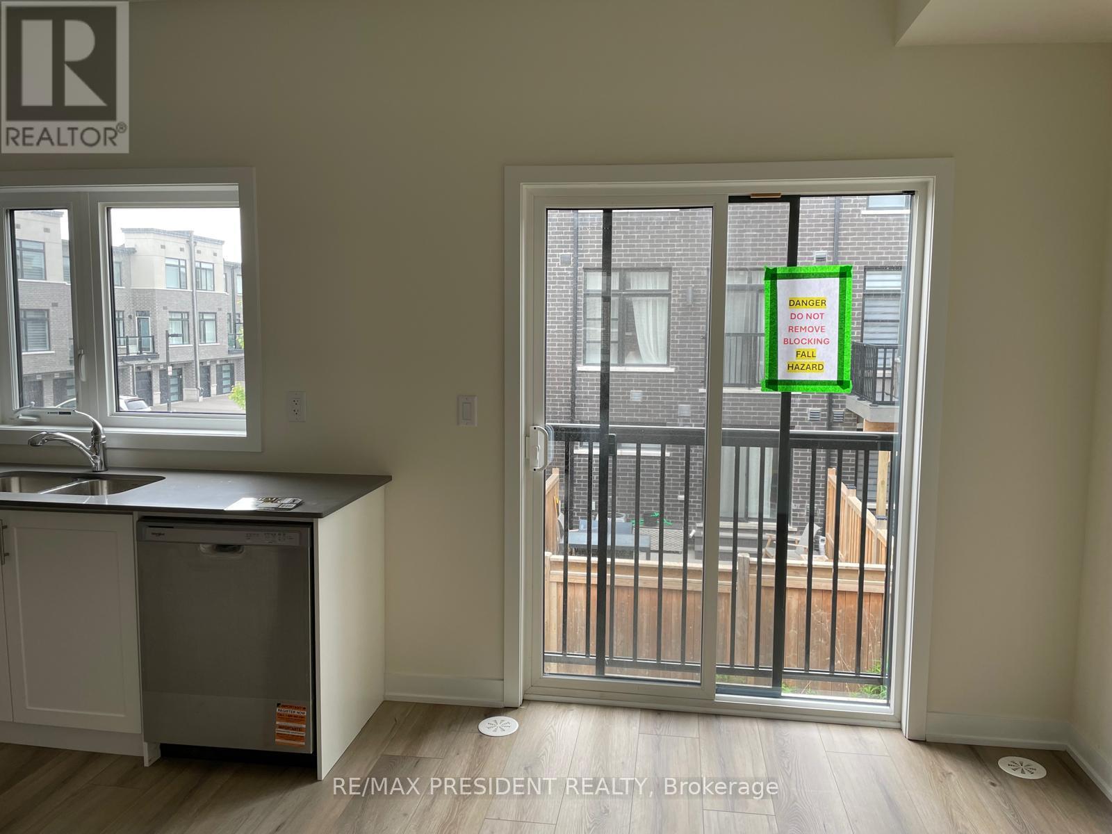 402 - 1695 Dersan Street, Pickering, Ontario  L1X 0S9 - Photo 4 - E12208663