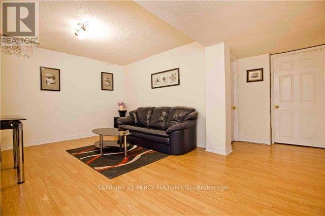 3 Halder Crescent, Markham, Ontario  L3R 7E8 - Photo 4 - N12208187