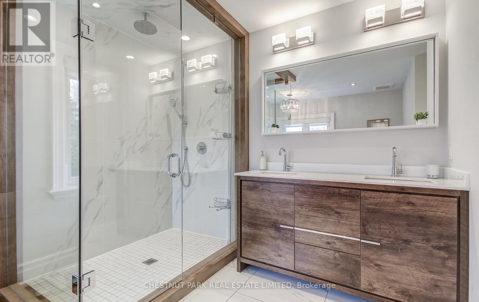 22 Lesmar Drive, Toronto, Ontario  M9B 2V1 - Photo 27 - W12204109