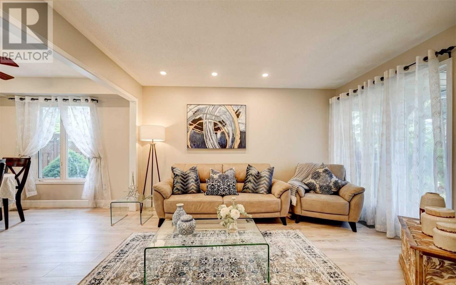 1162 Leewood Drive, Oakville, Ontario  L6M 3B9 - Photo 6 - W12187610