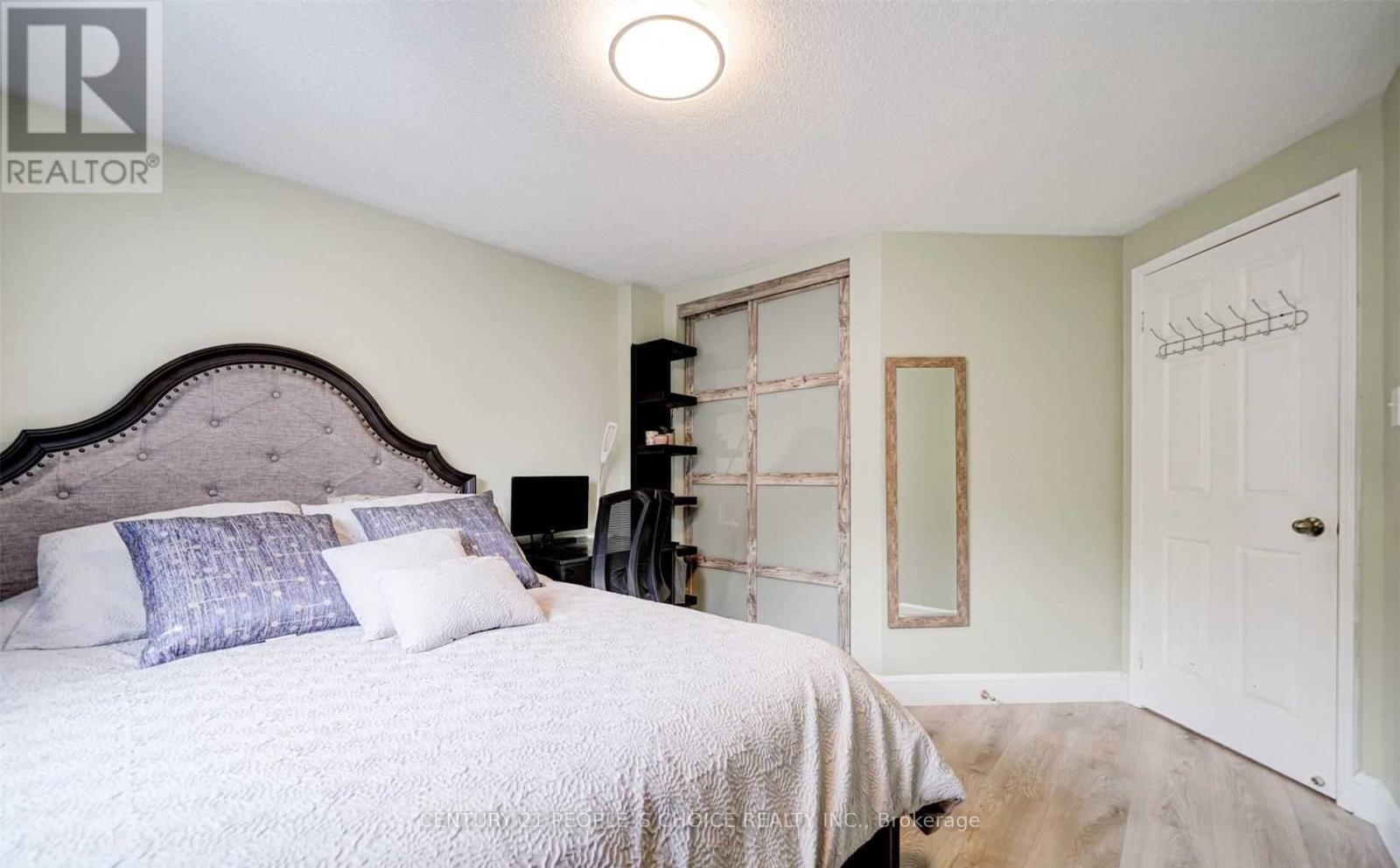 1162 Leewood Drive, Oakville, Ontario  L6M 3B9 - Photo 26 - W12187610