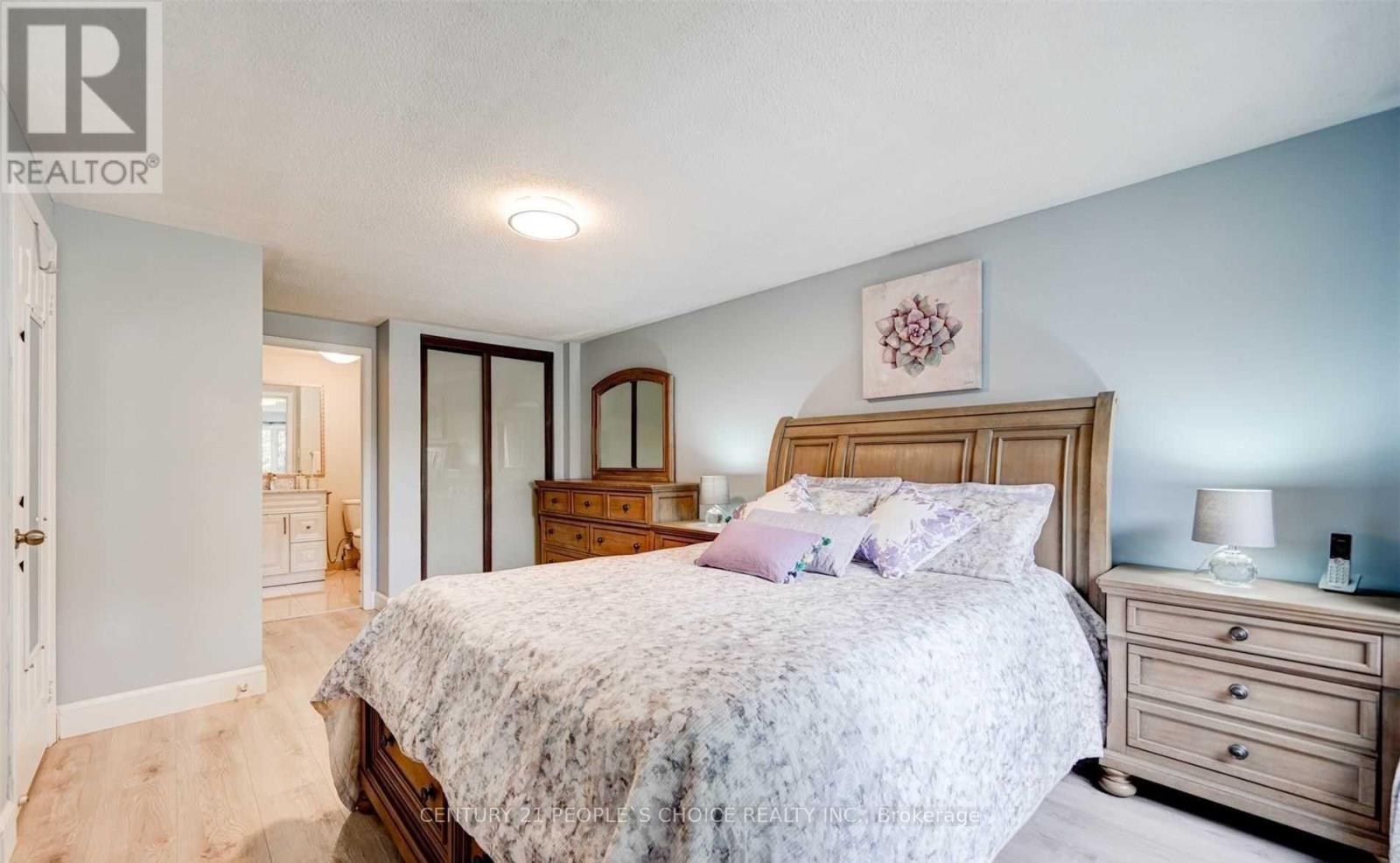 1162 Leewood Drive, Oakville, Ontario  L6M 3B9 - Photo 20 - W12187610