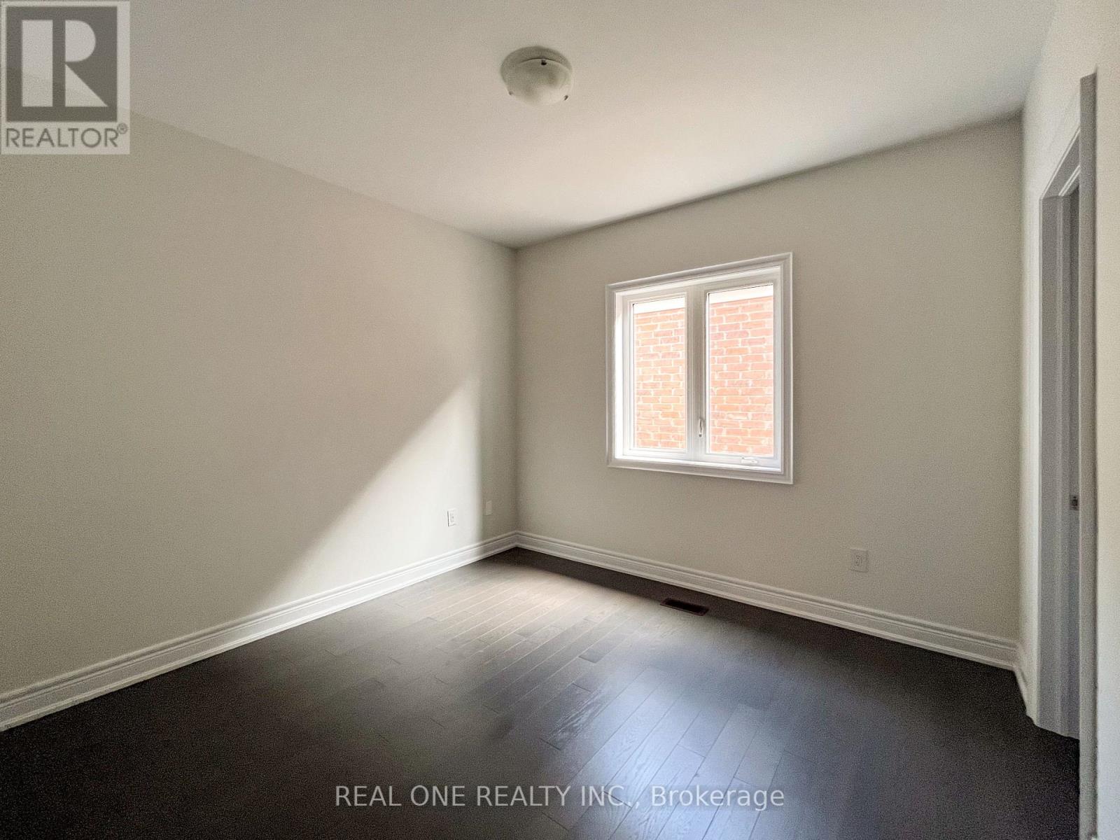 1382 Queens Plate Road, Oakville (Ga Glen Abbey), Ontario  L6M 5L4 - Photo 16 - W12208665