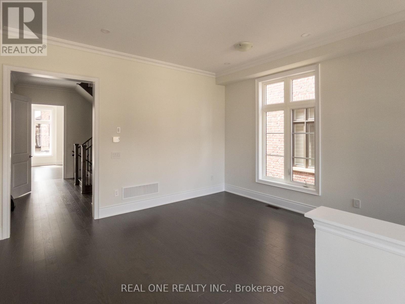 1382 Queens Plate Road, Oakville (Ga Glen Abbey), Ontario  L6M 5L4 - Photo 2 - W12208665