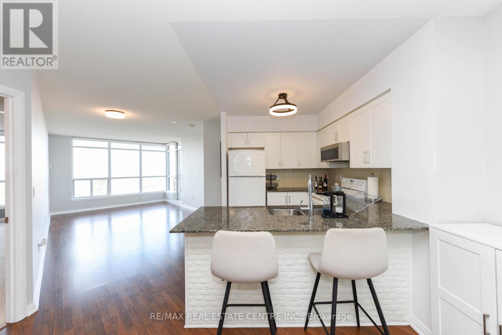 1313 - 220 Forum Drive, Mississauga (Hurontario), Ontario  L4Z 4K1 - Photo 12 - W12208669