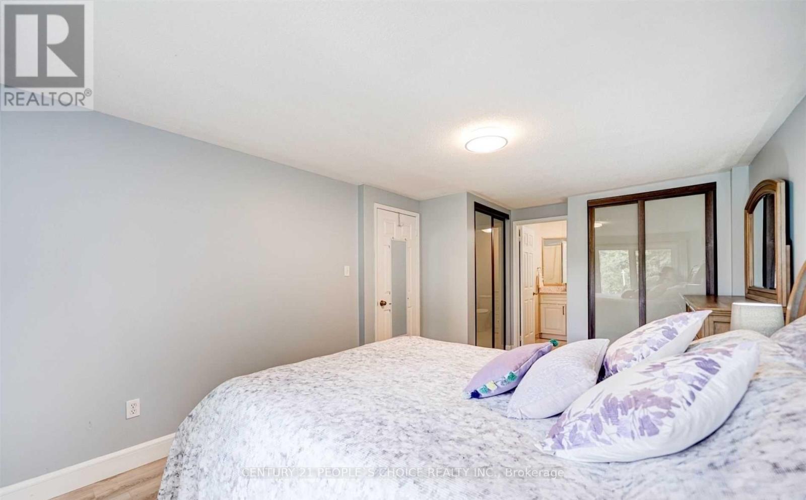 1162 Leewood Drive, Oakville, Ontario  L6M 3B9 - Photo 21 - W12187610