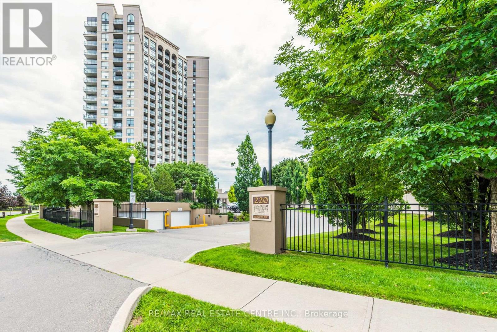 1313 - 220 Forum Drive, Mississauga (Hurontario), Ontario  L4Z 4K1 - Photo 2 - W12208669