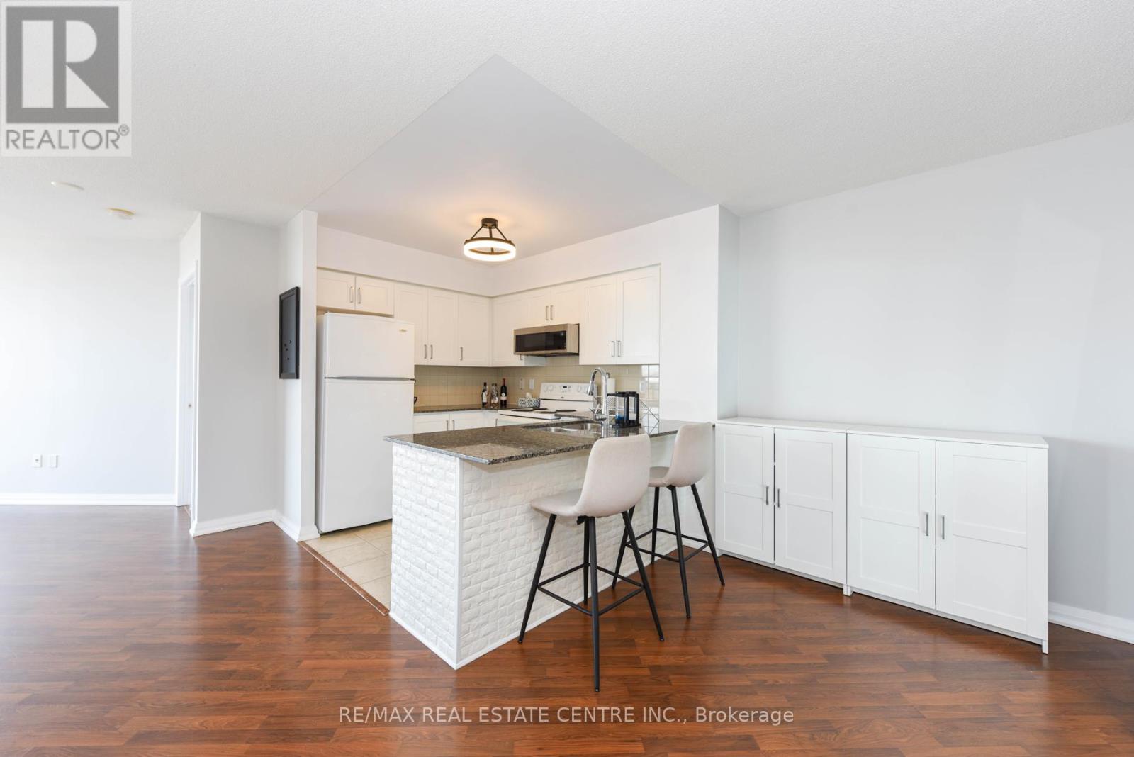 1313 - 220 Forum Drive, Mississauga (Hurontario), Ontario  L4Z 4K1 - Photo 10 - W12208669