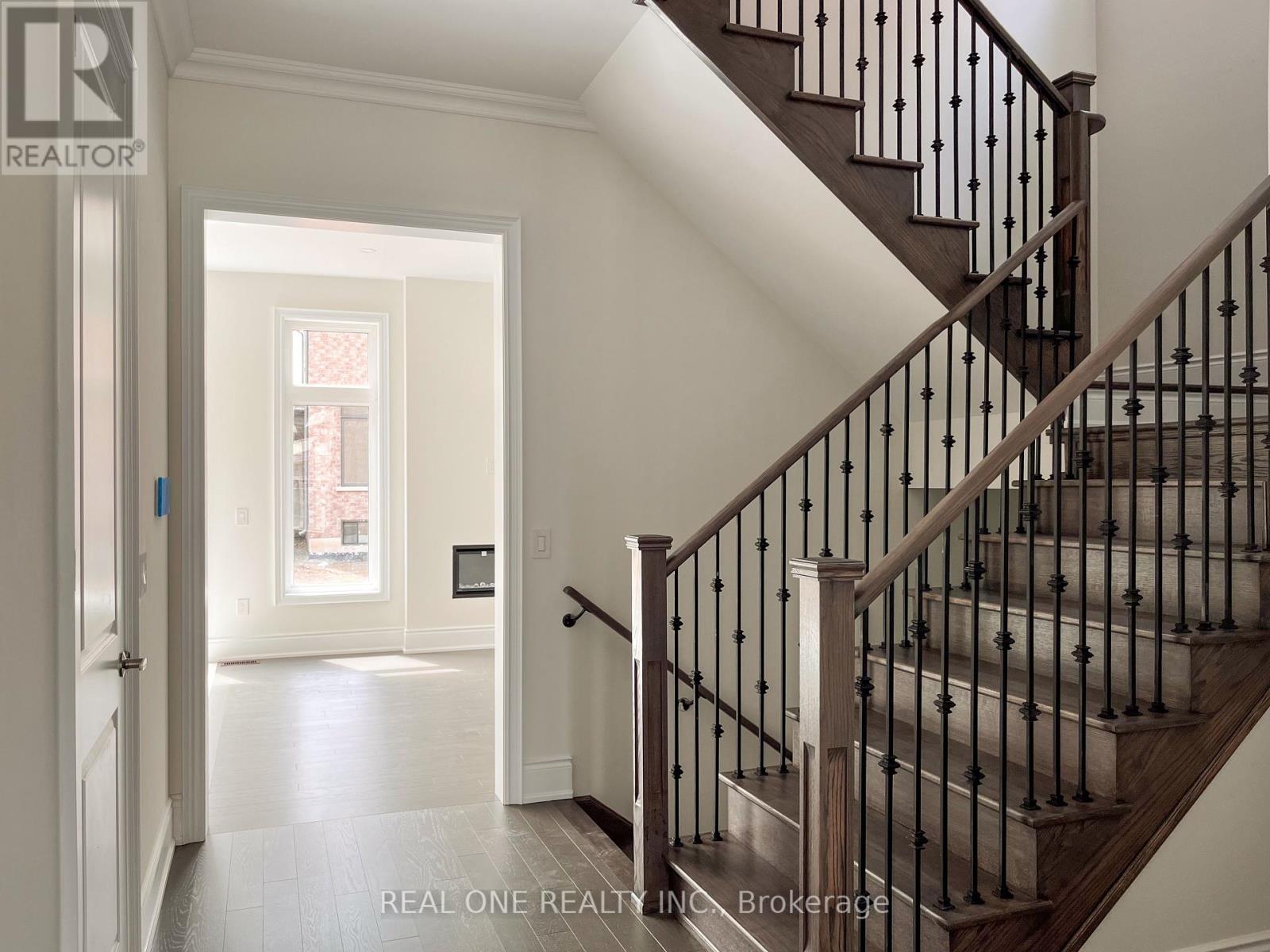 1382 Queens Plate Road, Oakville (Ga Glen Abbey), Ontario  L6M 5L4 - Photo 4 - W12208665