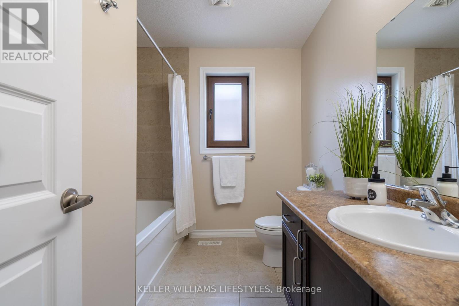 1804 Cedarpark Drive, London North (North D), Ontario  N5X 0H9 - Photo 36 - X12208725