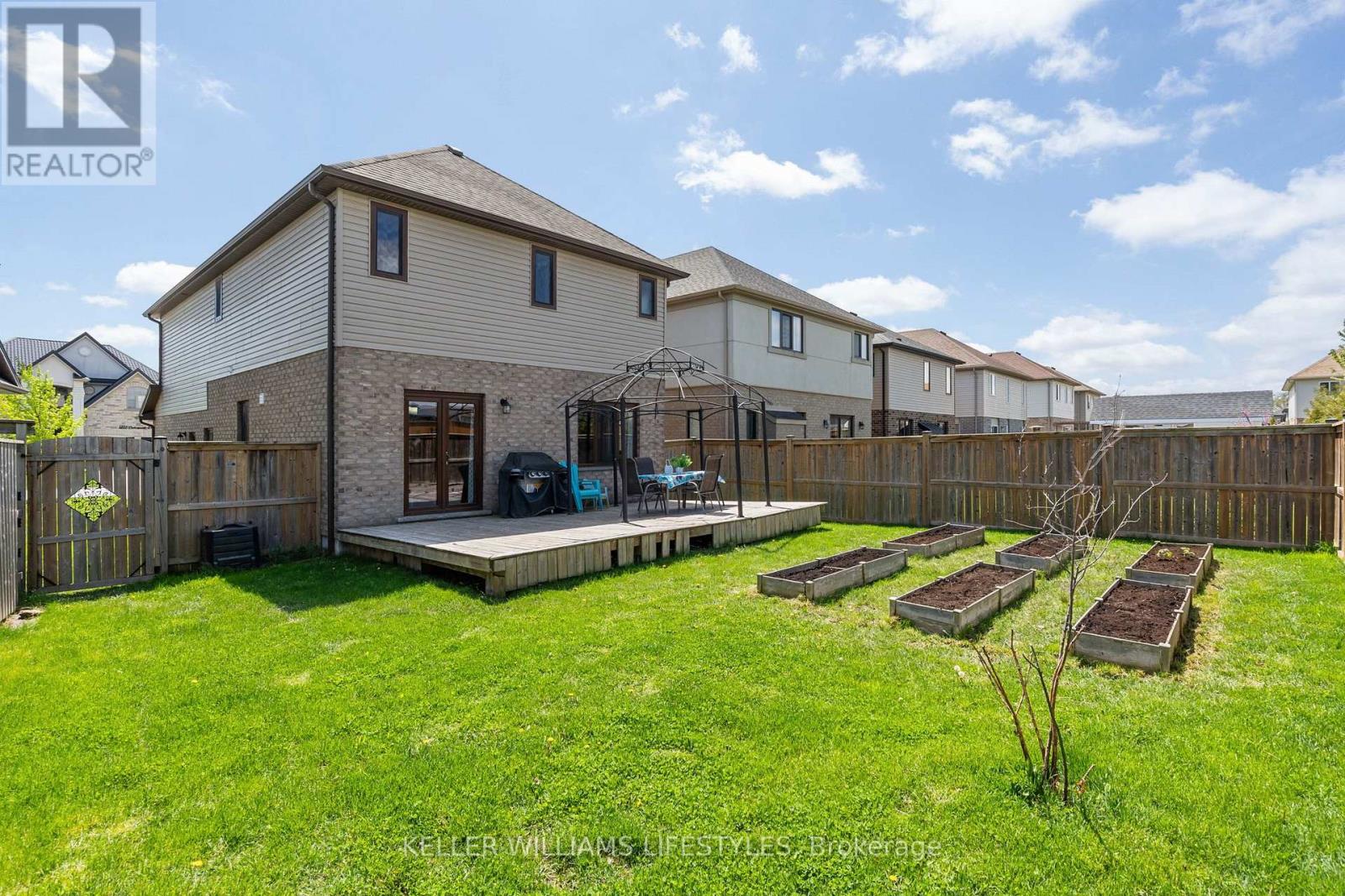 1804 Cedarpark Drive, London North (North D), Ontario  N5X 0H9 - Photo 38 - X12208725