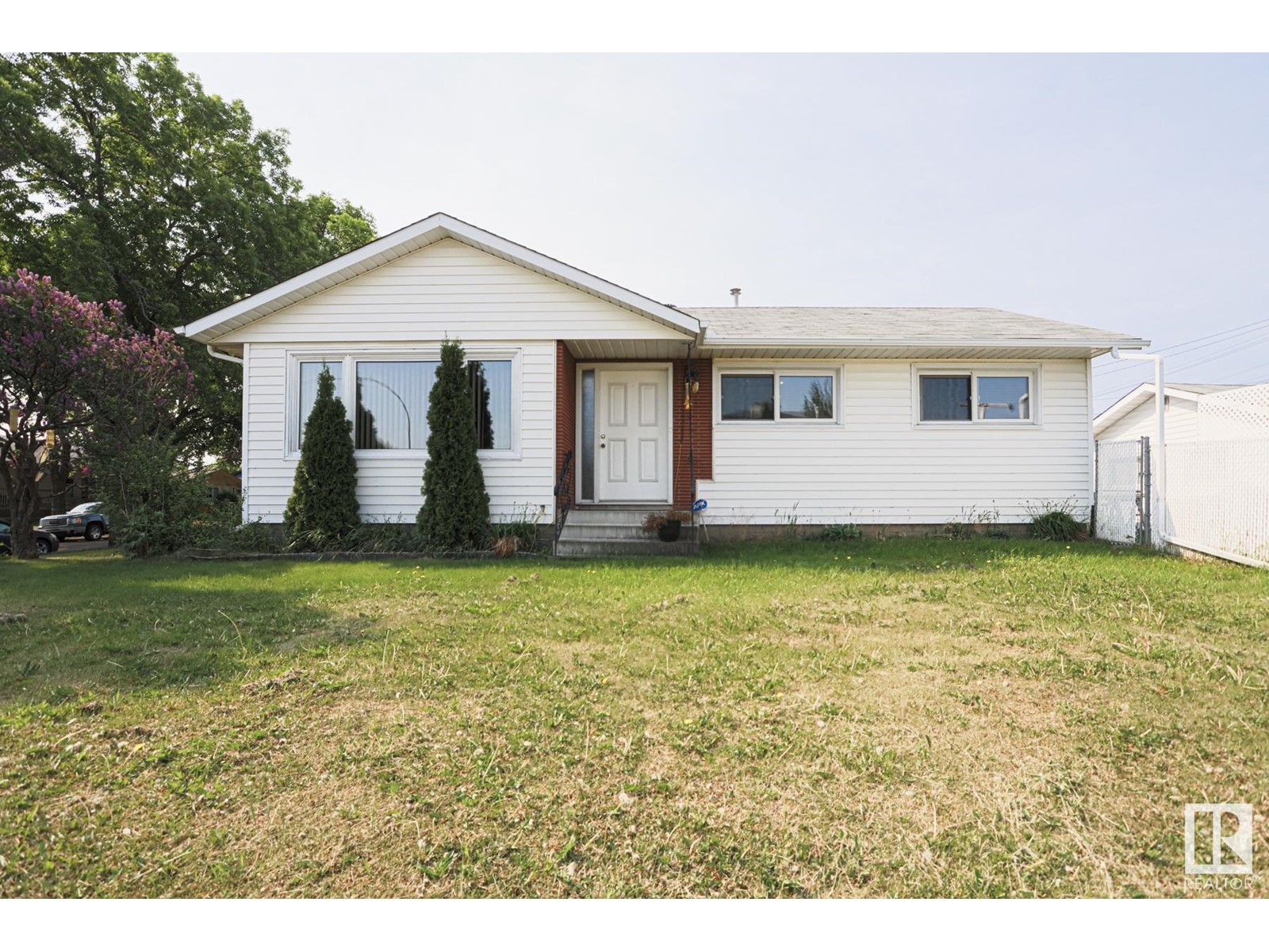 12238 48 St Nw, Edmonton, Alberta  T5W 2Z4 - Photo 2 - E4441433