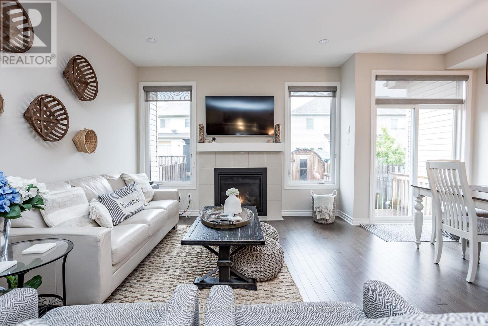 208 Sittelle Private, Ottawa, Ontario  K4A 1G1 - Photo 15 - X12208701