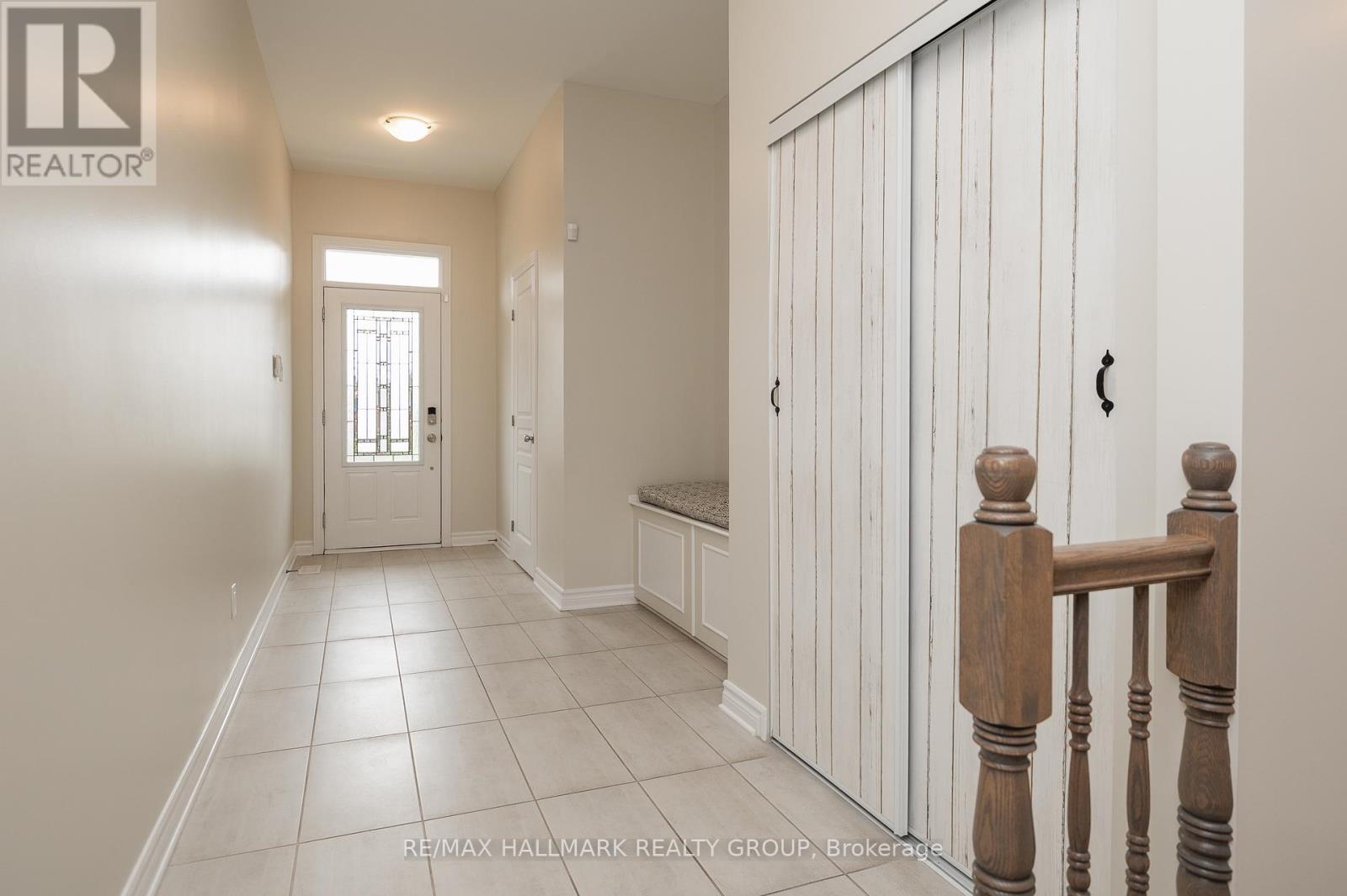 208 Sittelle Private, Ottawa, Ontario  K4A 1G1 - Photo 3 - X12208701
