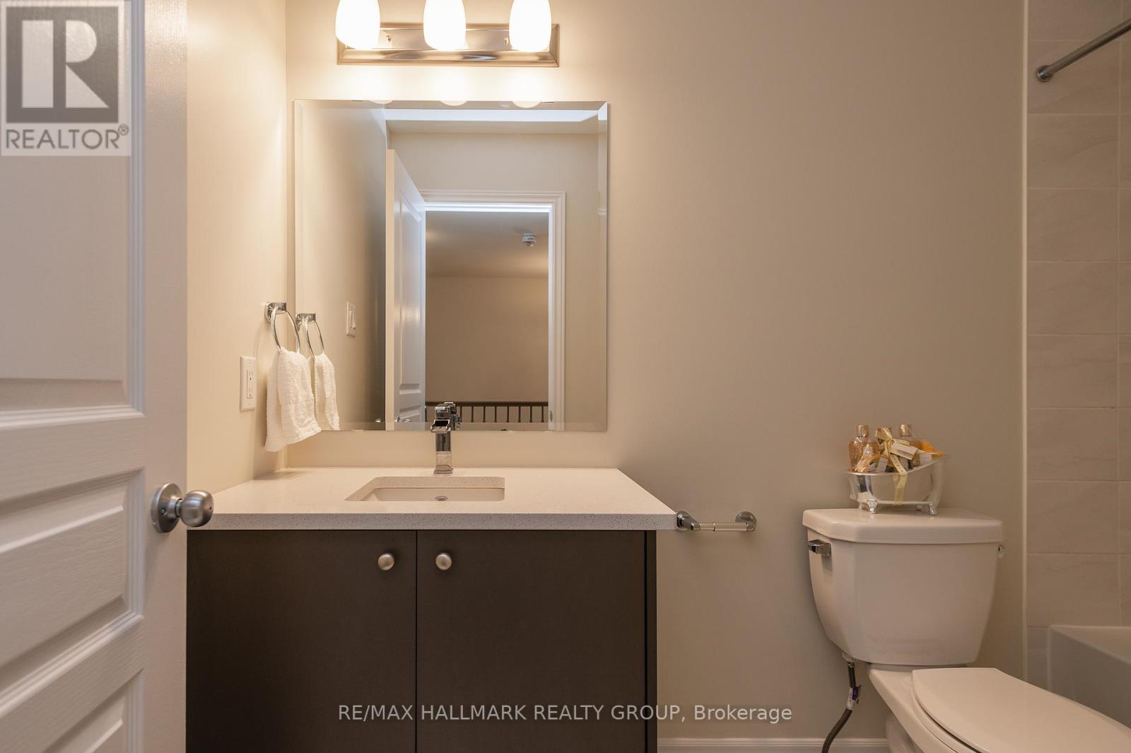 208 Sittelle Private, Ottawa, Ontario  K4A 1G1 - Photo 37 - X12208701
