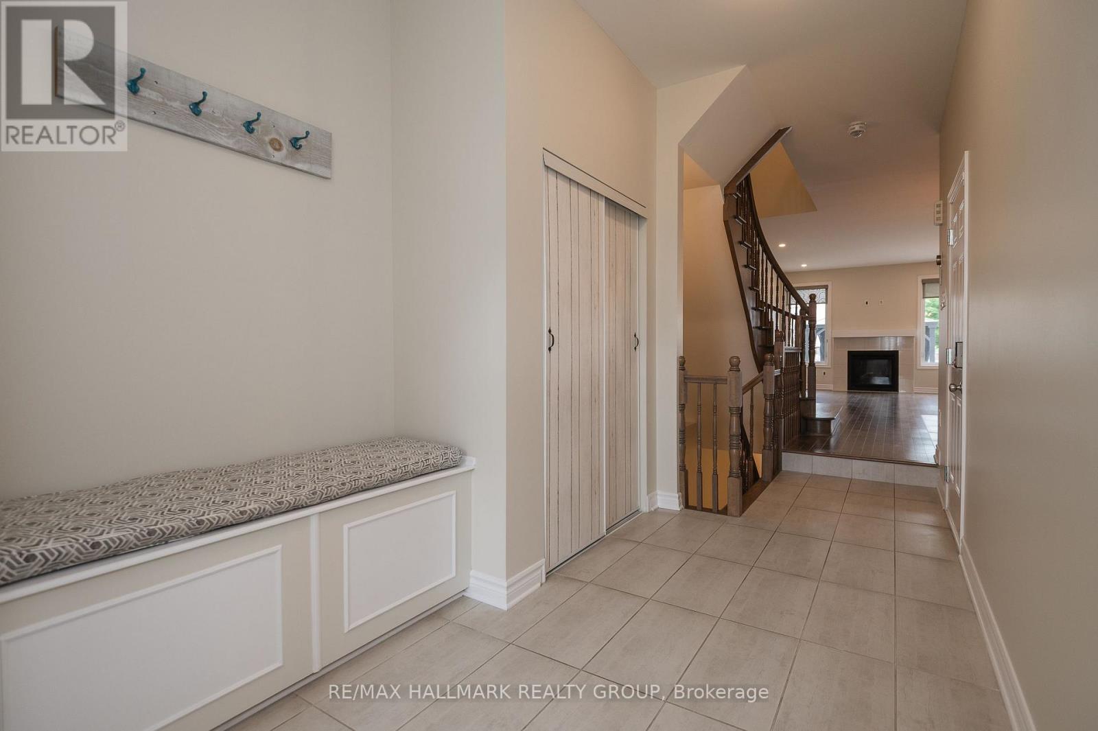 208 Sittelle Private, Ottawa, Ontario  K4A 1G1 - Photo 6 - X12208701