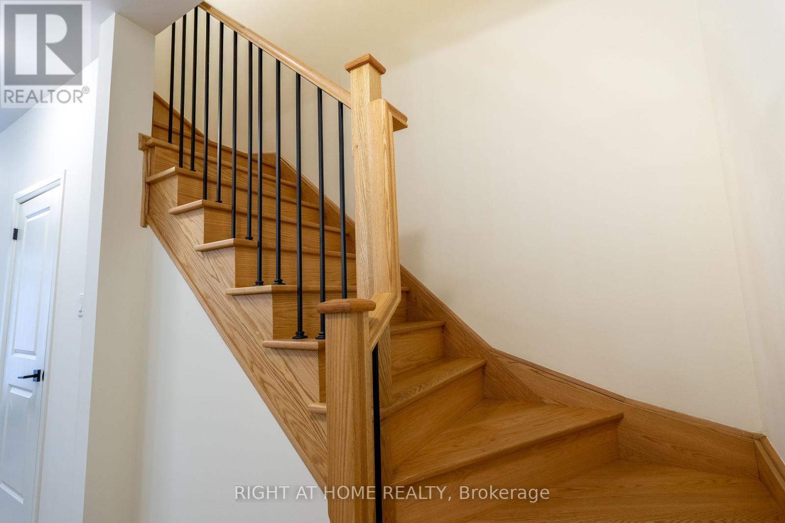12 Emmas Way, Whitby, Ontario  L1R 0S7 - Photo 7 - E12208737