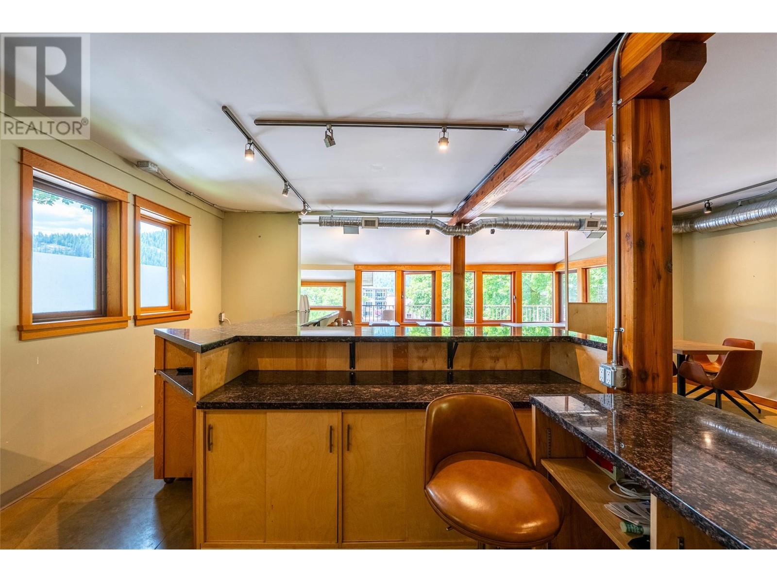 512 Hendryx Street, Nelson, British Columbia  V1L 2A8 - Photo 8 - 10351221