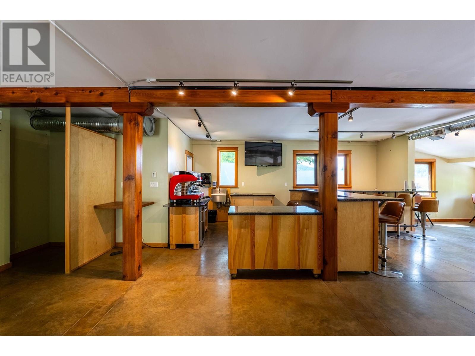 512 Hendryx Street, Nelson, British Columbia  V1L 2A8 - Photo 4 - 10351221