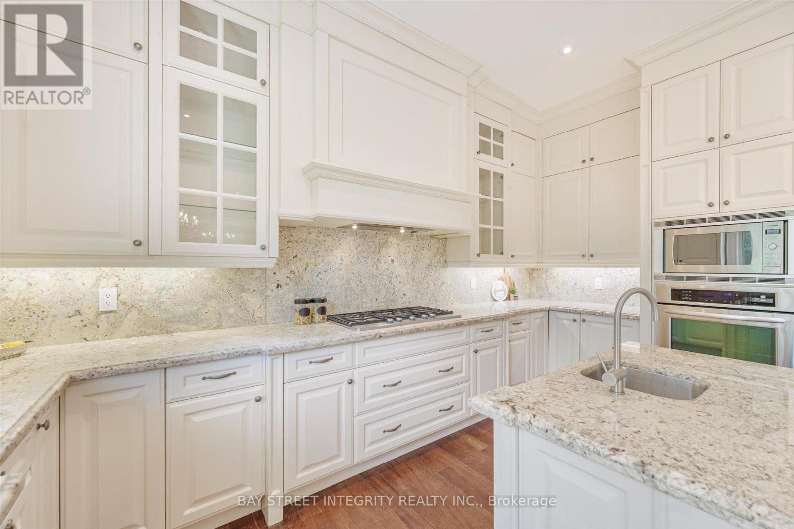 50 Leacroft Crescent, Toronto (Banbury-Don Mills), Ontario  M3B 2G6 - Photo 18 - C12208696