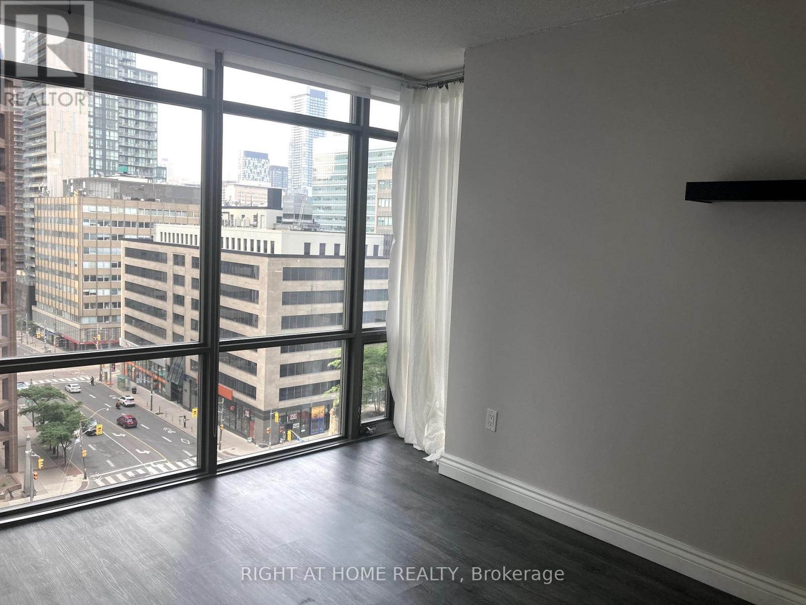 901 - 37 Grosvenor Street, Toronto, Ontario  M4Y 3G5 - Photo 10 - C12208710