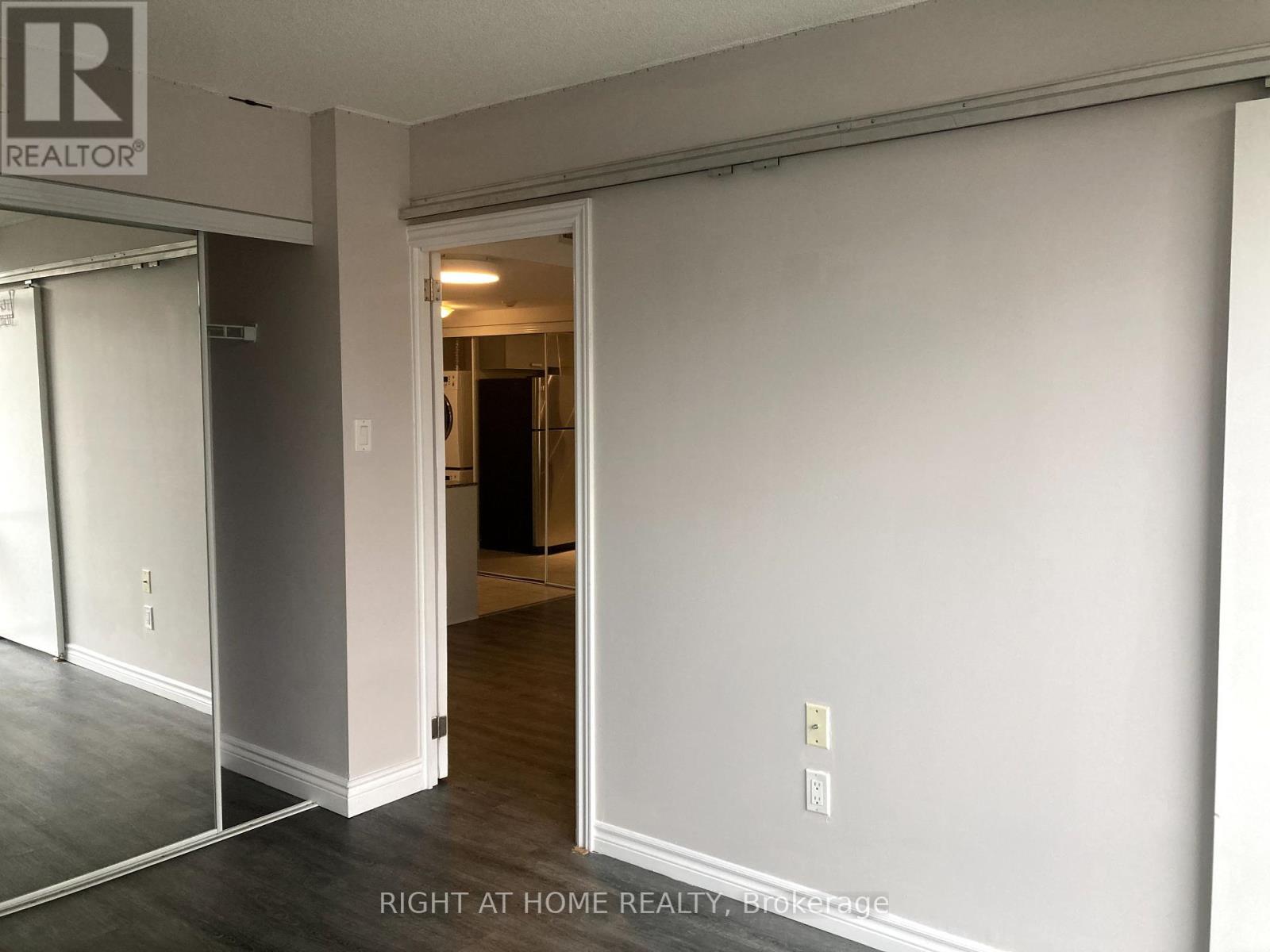 901 - 37 Grosvenor Street, Toronto, Ontario  M4Y 3G5 - Photo 11 - C12208710