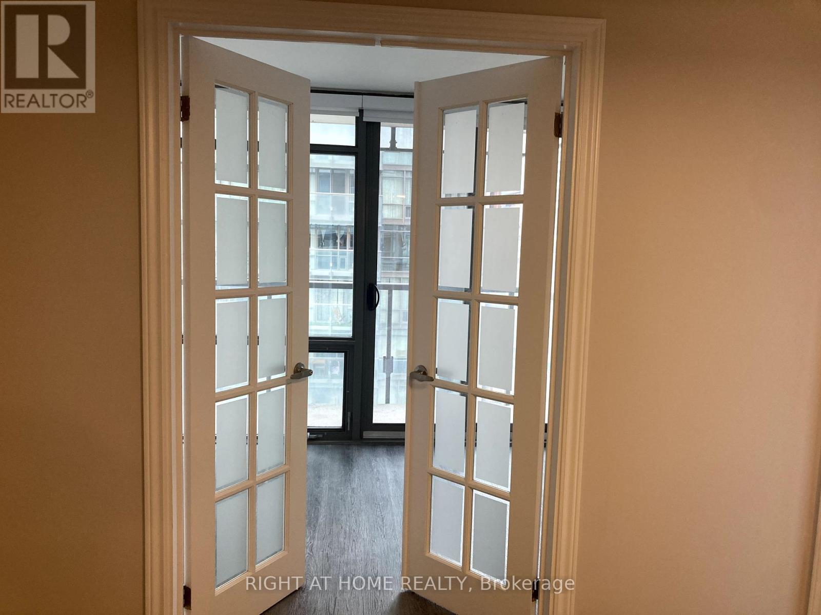 901 - 37 Grosvenor Street, Toronto, Ontario  M4Y 3G5 - Photo 4 - C12208710