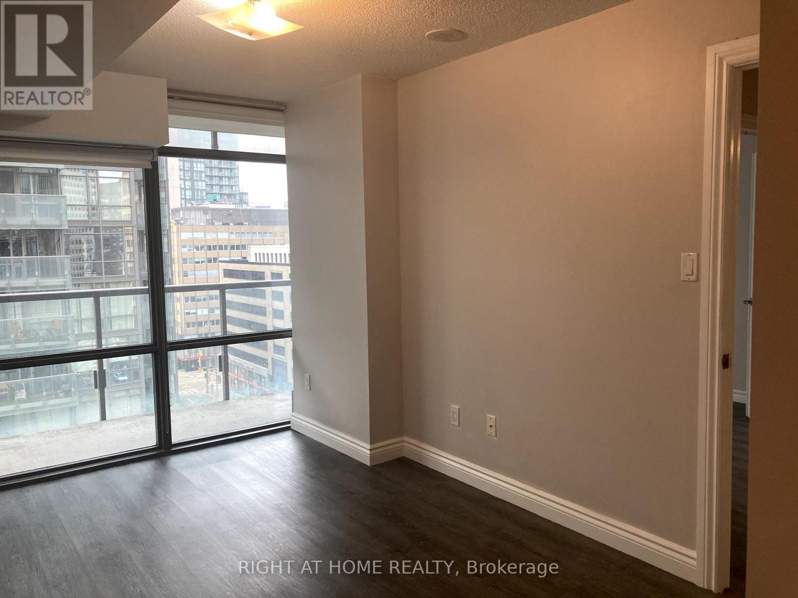 901 - 37 Grosvenor Street, Toronto, Ontario  M4Y 3G5 - Photo 6 - C12208710