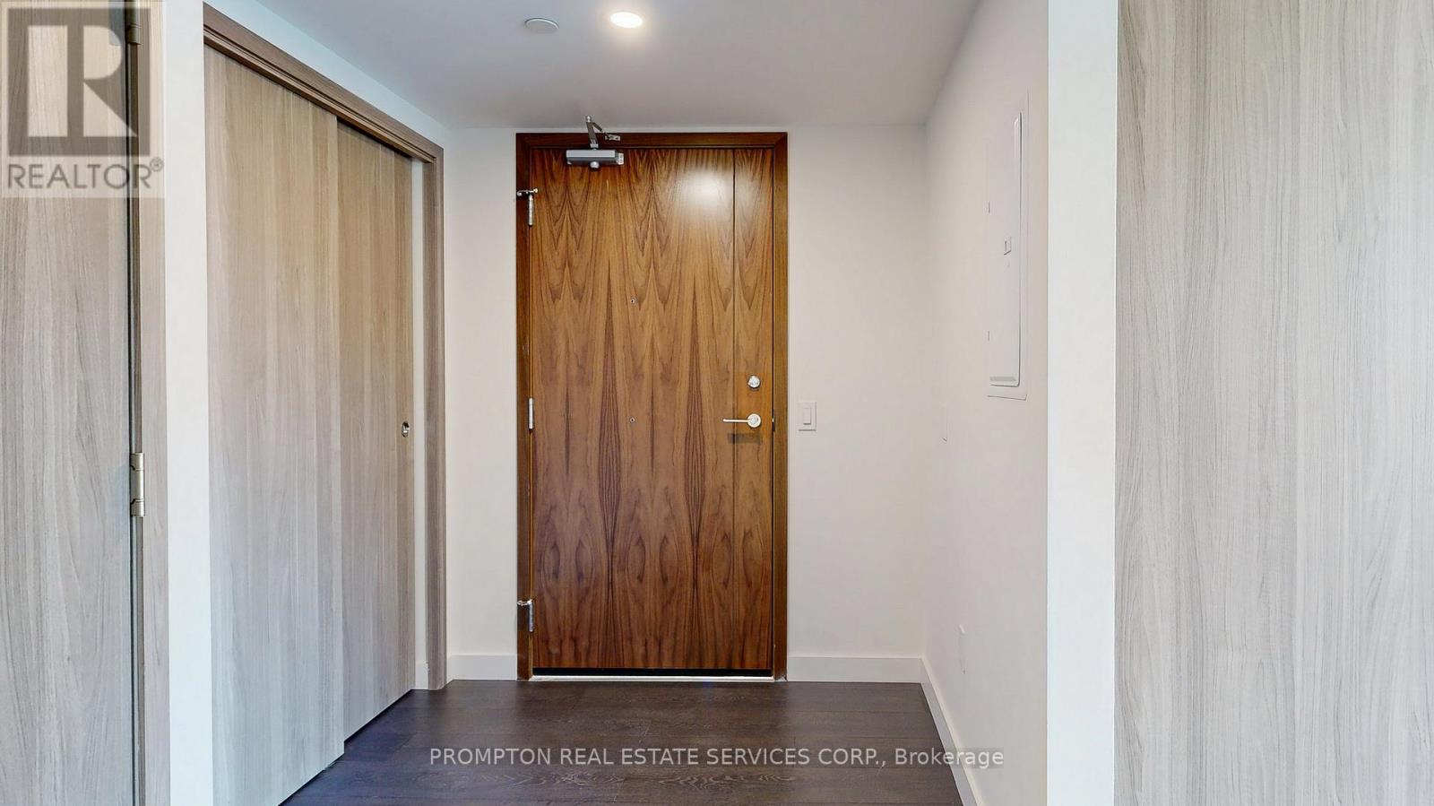 3811 - 1 Concord Cityplace Way, Toronto, Ontario  M5V 0X3 - Photo 13 - C12208733