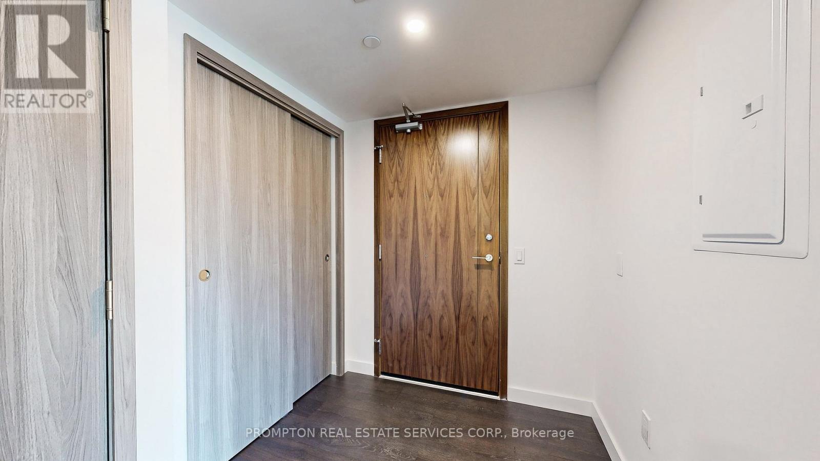3811 - 1 Concord Cityplace Way, Toronto, Ontario  M5V 0X3 - Photo 14 - C12208733