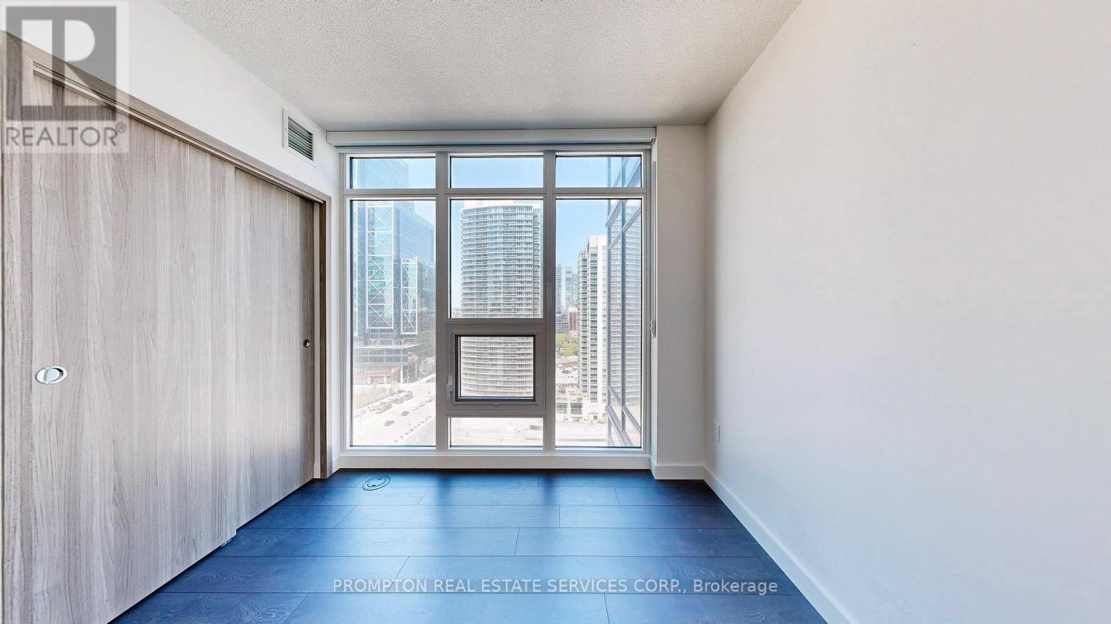 3811 - 1 Concord Cityplace Way, Toronto, Ontario  M5V 0X3 - Photo 23 - C12208733