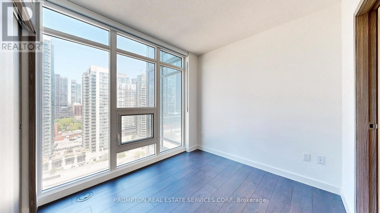 3811 - 1 Concord Cityplace Way, Toronto, Ontario  M5V 0X3 - Photo 24 - C12208733
