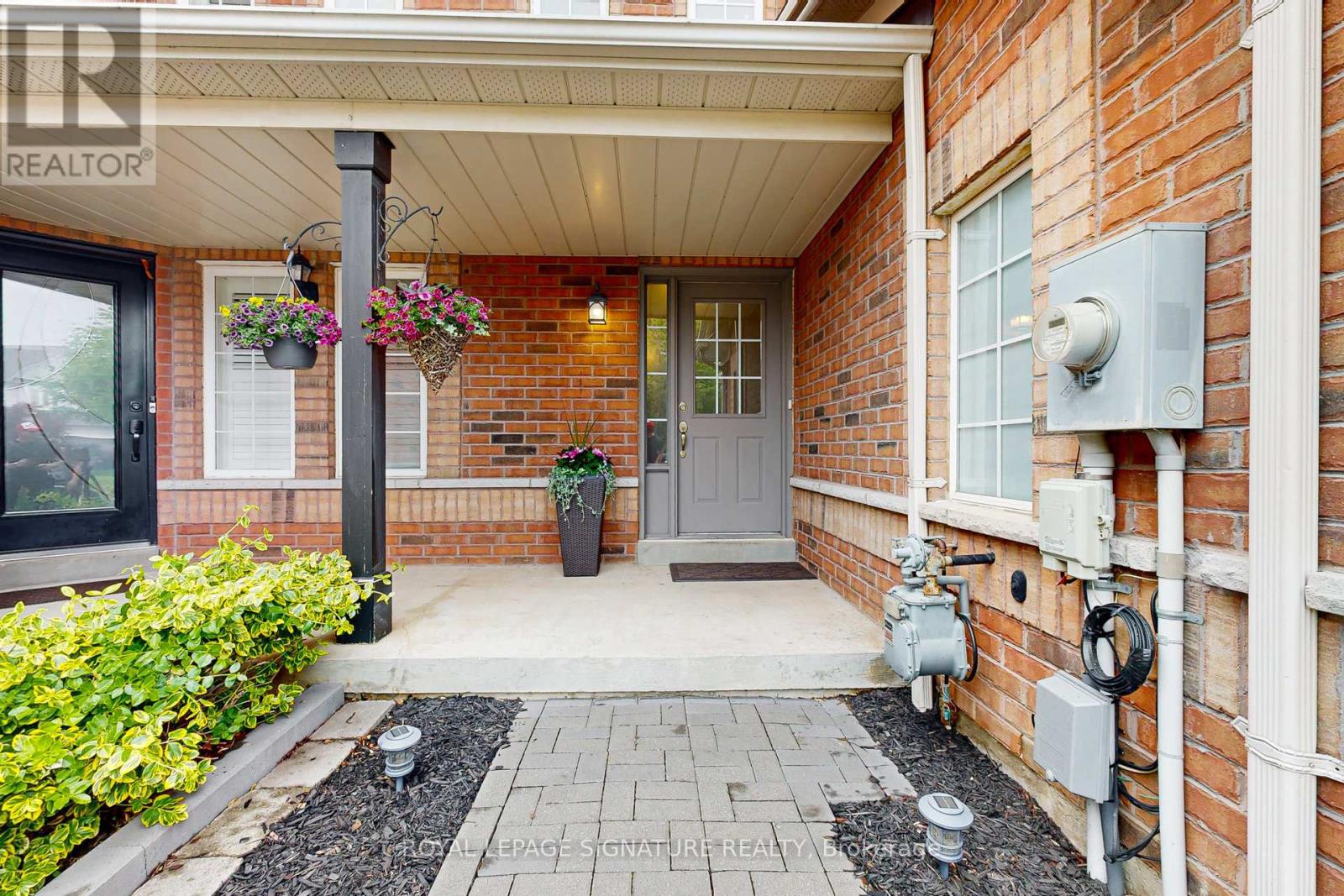 62 Breakwater Drive, Whitby, Ontario  L1N 9N7 - Photo 2 - E12208691