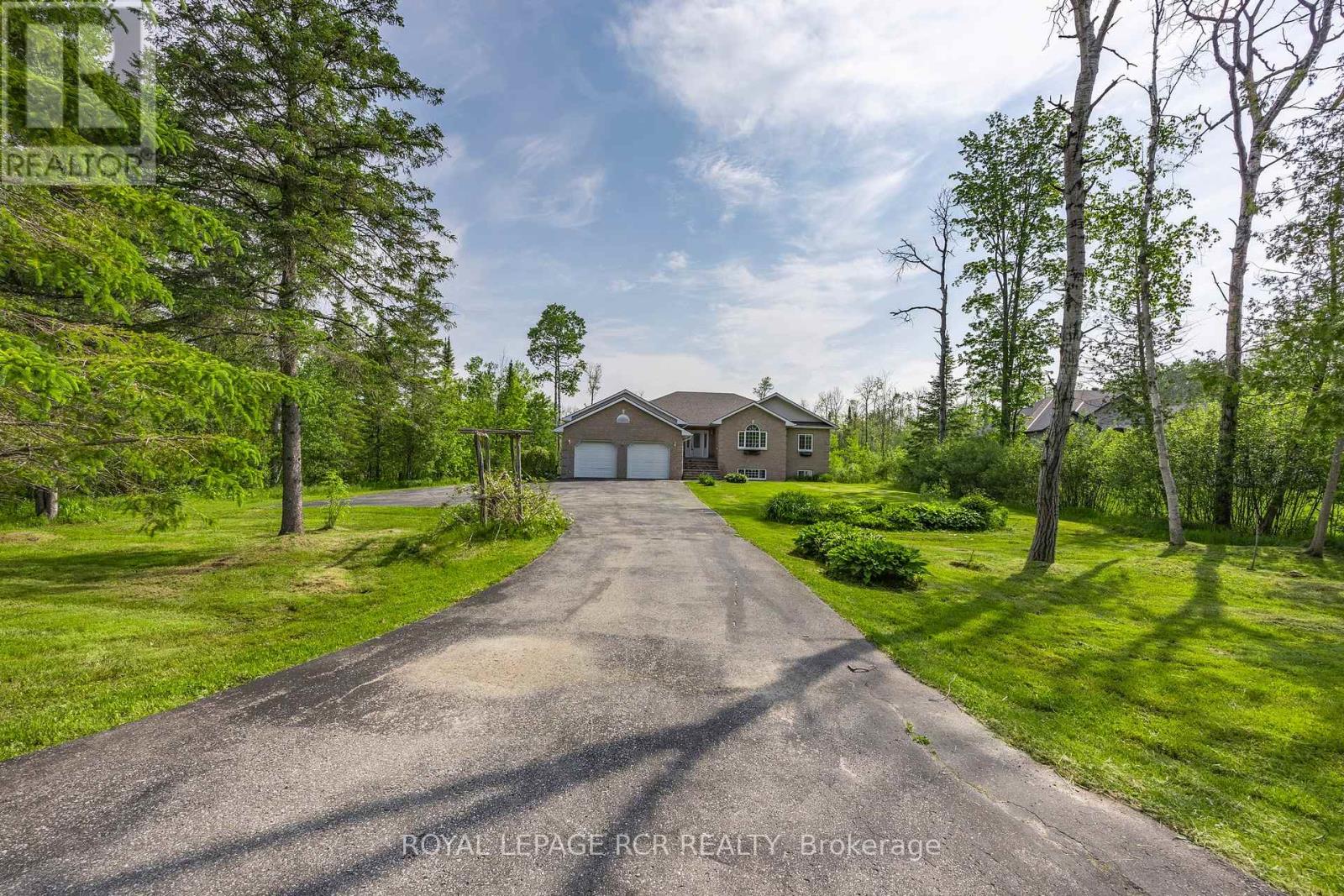 281 Scarlett Line, Oro-Medonte, Ontario  L0L 1V0 - Photo 2 - S12208705